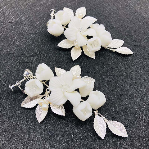 K15 Flower Clip Earring Silver Ceramic Flower Accessory