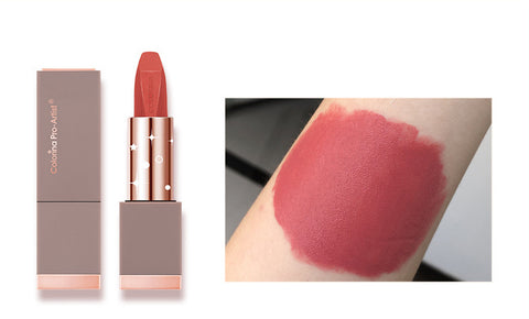 Matte Lipstick waterproof and not easy to fade