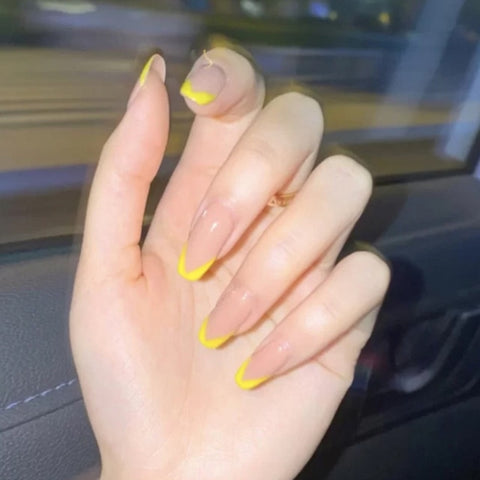 Middle length false nails with heart pattern Inpluser