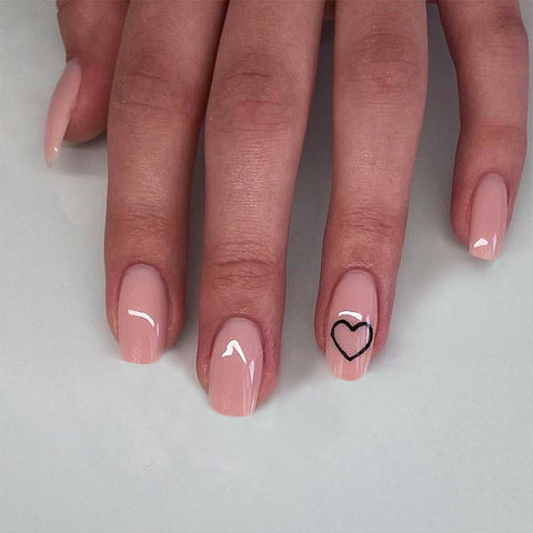 Middle length false nails with heart pattern Inpluser